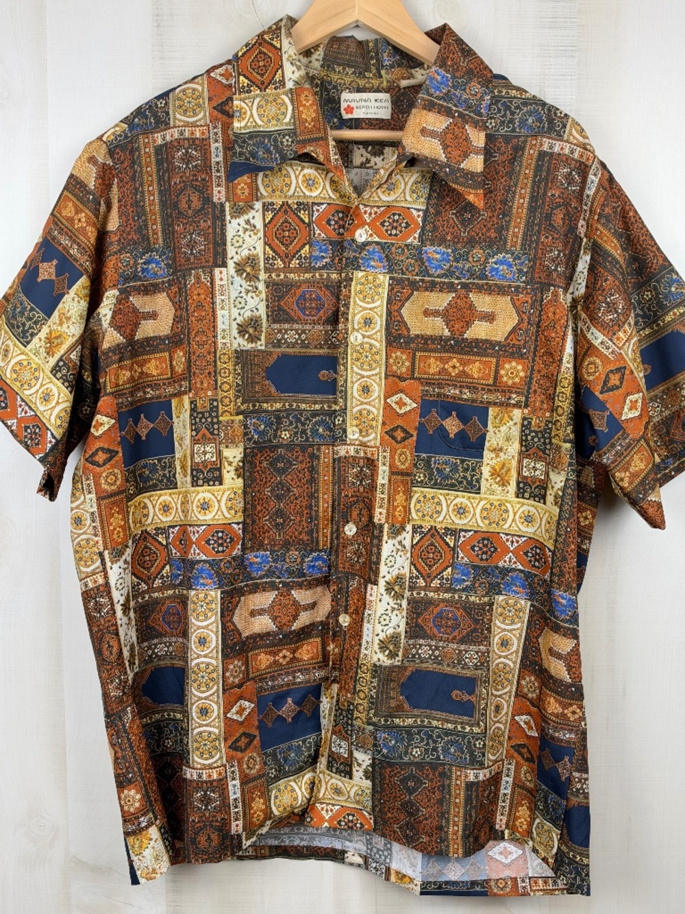 Vintage 1960s Mauna Kea Beach Hotel Men’s Hawaiian Shirt Persian Rugs Pattern XL
